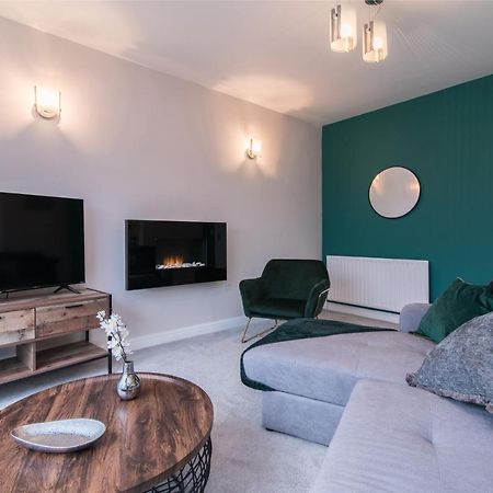 Immaculate 3 Bed House - Stunning Balcony Views Apartment Matlock  Bagian luar foto