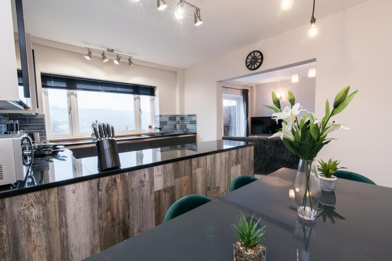 Immaculate 3 Bed House - Stunning Balcony Views Apartment Matlock  Bagian luar foto