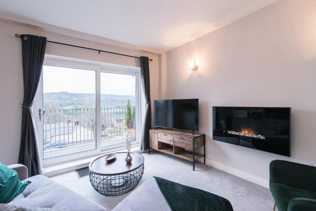 Immaculate 3 Bed House - Stunning Balcony Views Apartment Matlock  Bagian luar foto