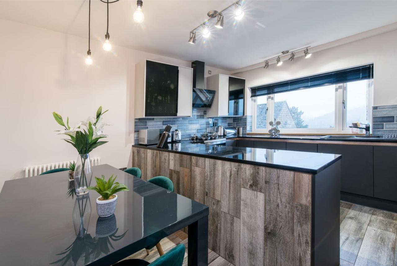 Immaculate 3 Bed House - Stunning Balcony Views Apartment Matlock  Bagian luar foto