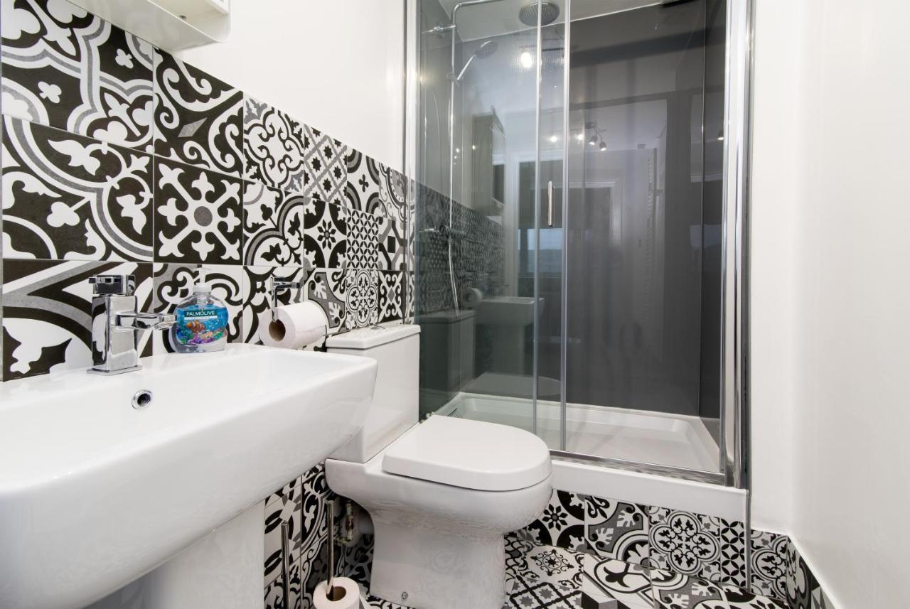 Immaculate 3 Bed House - Stunning Balcony Views Apartment Matlock  Bagian luar foto