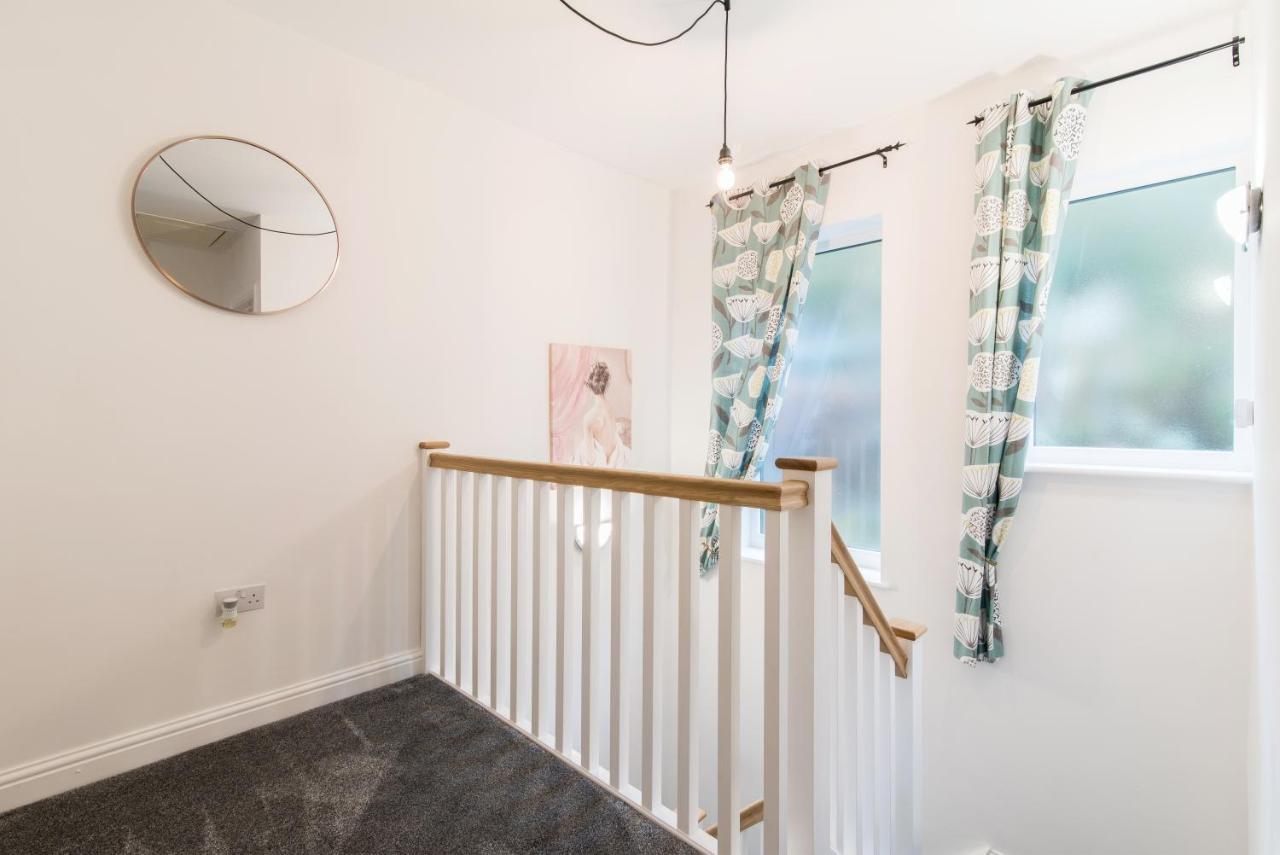 Immaculate 3 Bed House - Stunning Balcony Views Apartment Matlock  Bagian luar foto