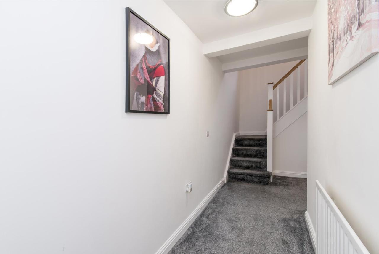 Immaculate 3 Bed House - Stunning Balcony Views Apartment Matlock  Bagian luar foto